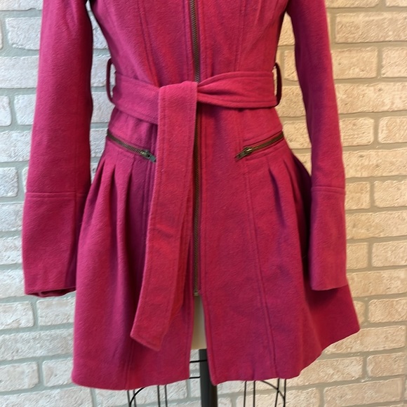 Pink coat! - Picture 4 of 9